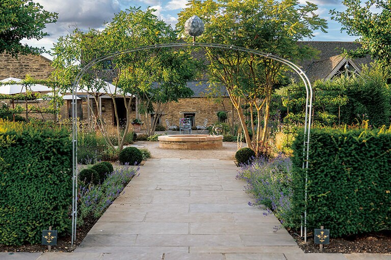 ホテルのエントランス。