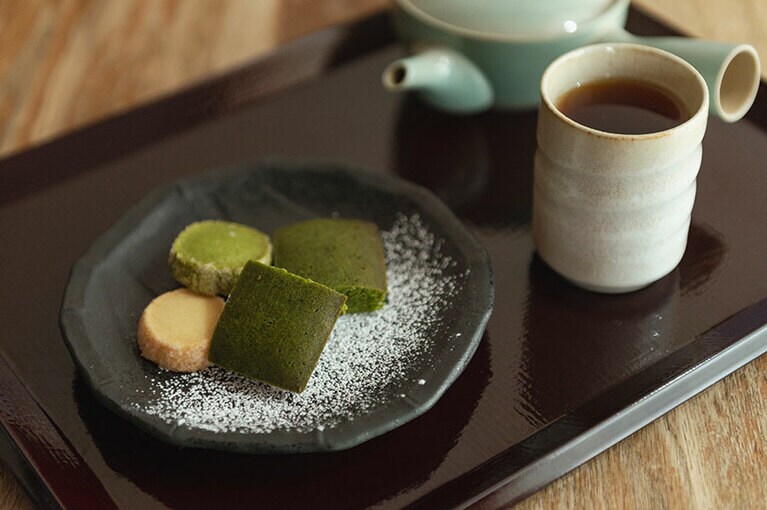 「抹茶フィナンシェ クッキー付き」1,000円。テイクアウトは1個250円。