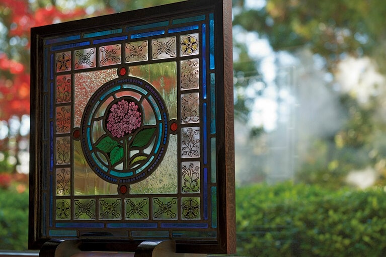 館内に飾られたオブジェや調度品のひとつひとつに物語がある。