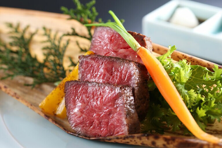 西村屋ホテル招月庭［兵庫／城崎温泉］和牛のお料理イメージ。