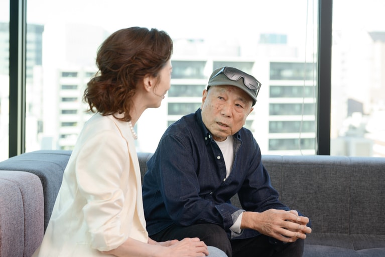 2人の作戦に興味津々の近田さん。