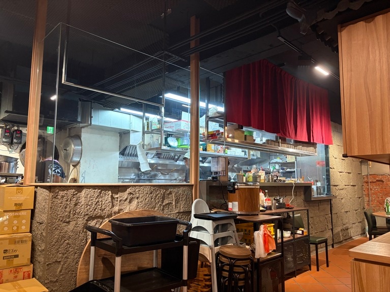 「鵝肉川 光復店」の店内。