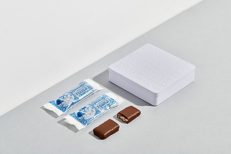 イノチェンゾォ ボリッロトローニバーチ ホワイト缶 1,512円。