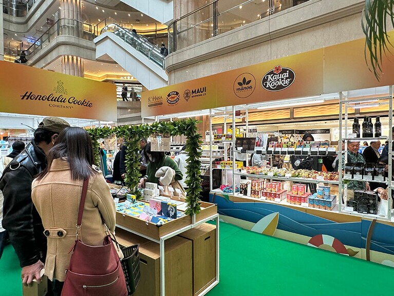 羽田空港に期間限定でオープンした、「アロハマーケット by マナアップ」のポップアップストア。