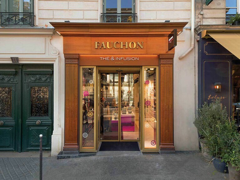 現在のティーブティック(パリ)の趣のある外観。