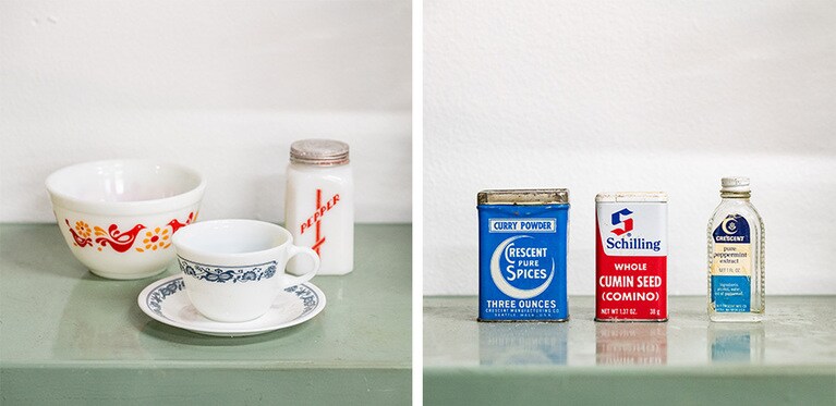 写真左：オールドパイレックスのティーカップ12.80ドル、ミニボウル28.80ドルほか。写真右：コレクティブルアイテムとして人気のスパイス缶。「CRESCENT」8.80ドル、「Schilling」5.80ドルほか。