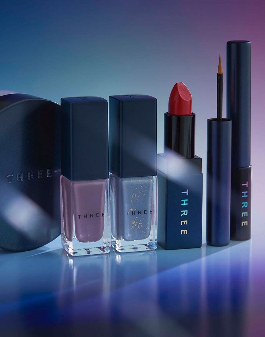 THREE 2022 HOLIDAY MAKEUP COLLECTION 「PUSH THE SKY AWAY」限定発売中。