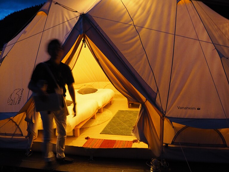 2種類あるテントのうち、大きい「ヴァナヘイム」型のテント。3名まで宿泊可能。