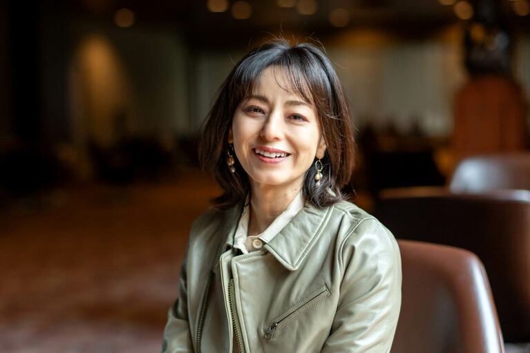 彼女はなぜ49歳でバイクデビューを？　©志水隆／文藝春秋