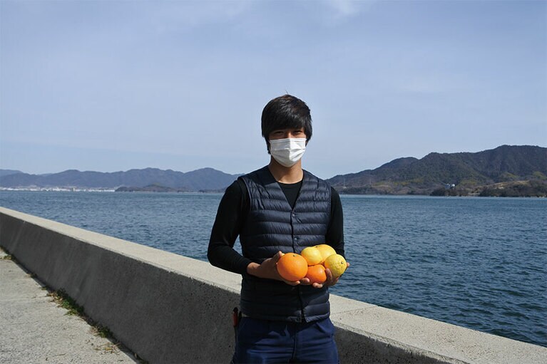 2ヘクタールの畑をひとりで管理している貝原弘真氏。