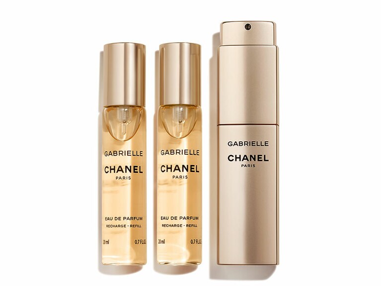 ガブリエル シャネル オードゥ パルファム ツィスト＆スプレイ 20mL(リフィル2本付) 14,500円(税別)。