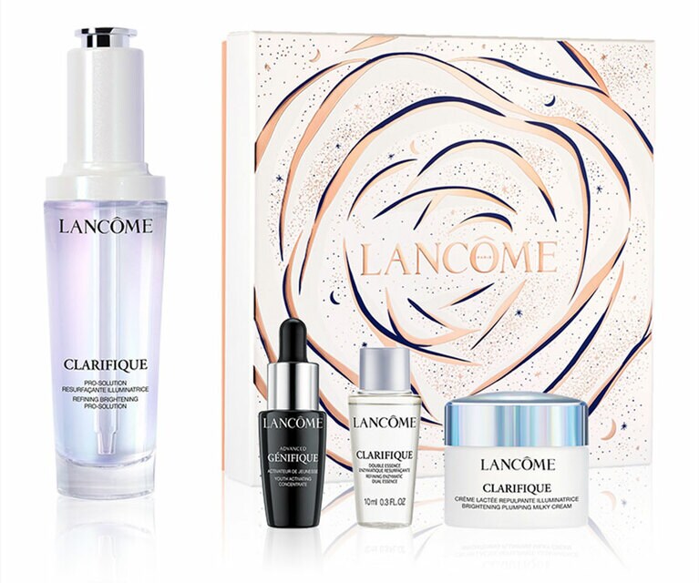 クラリフィック クリスマス コフレ 50ml 23,100円。セット内容：クラリフィック ブライトニング セラム 【医薬部外品】 50ml（現品）、ジェニフィック アドバンスト N 7ml、クラリフィック デュアル エッセンス ローション 10ml、同 プランプ ミルキークリーム n 15ml。先行発売：10月6日（金）公式オンラインショップ、10月13日（金）数量限定発売。