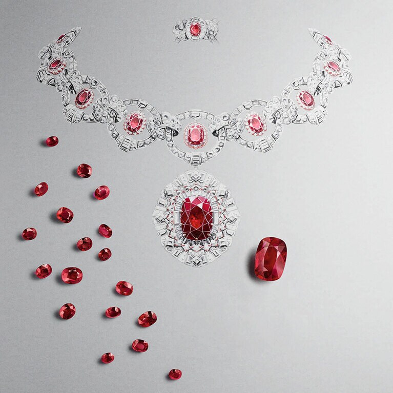 有史以来、ミャンマーのモゴック峡谷は、そこで産出される比類ないルビーによって世界に名を馳せています。ではこのルビーのどこが、これほど特別なのでしょうか? 