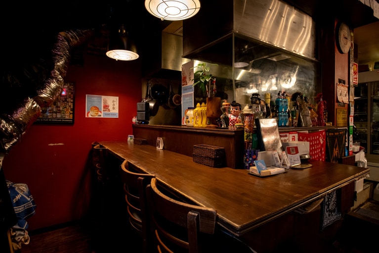 カウンダ―席。