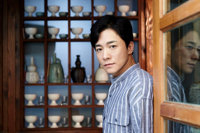 2020年5月に行われた韓国のゴールデングローブ賞「第56回百想芸術大賞」のTVドラマ部門でドラマ「夫婦の世界」の好演により「助演男優賞」の候補にもなったキム・ヨンミンさん。