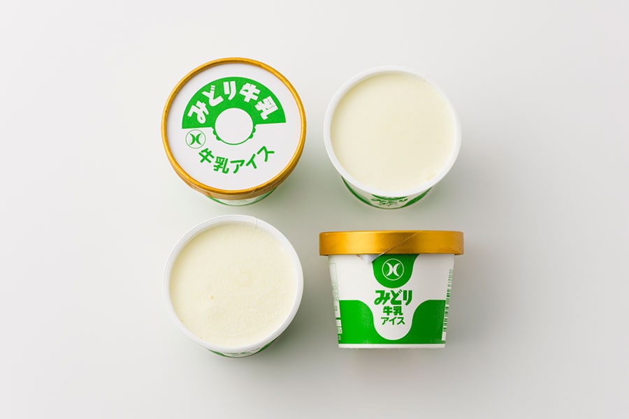 お菓子の菊家「みどり牛乳アイス」216円（110ml）／大分県