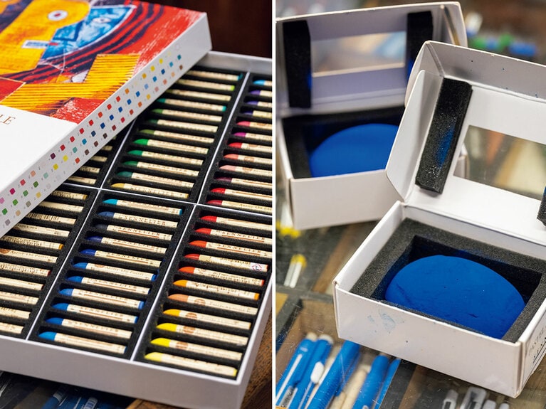 左：「ア・レキュ（セヌリエのロゴである盾）」シリーズ。高純度なパステルは、通常の12倍のたっぷりとした容量のタイプ（17.15€）もあり、ダイナミックな絵の表現を支える。 右：オーバル型の「ア・レキュ」は新商品（23.11€）。