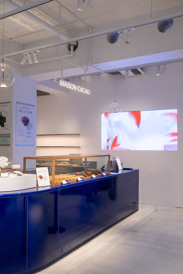 店内には多くのアートが。