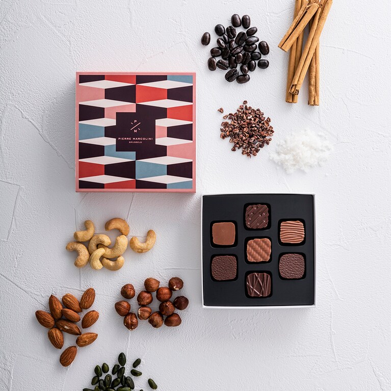 「プラリネ モデルヌ」(7個入り 2,862円)