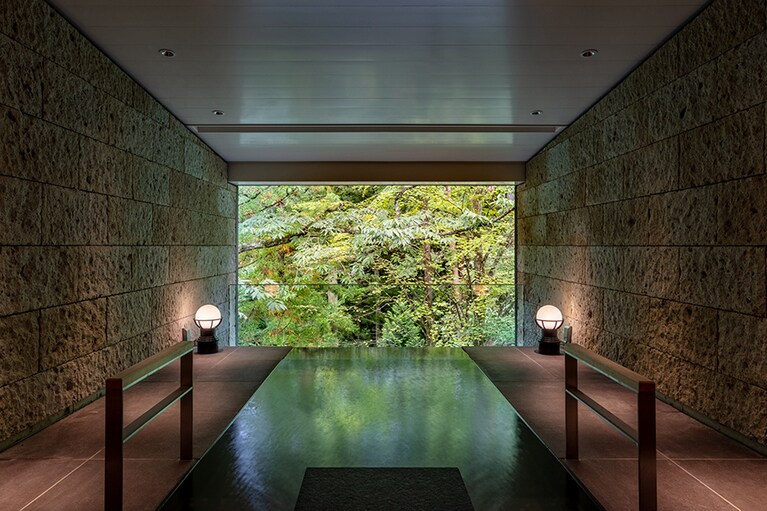 ふふ 日光［栃木／田母沢温泉］ふふラグジュアリープレミアムスイート 客室風呂。