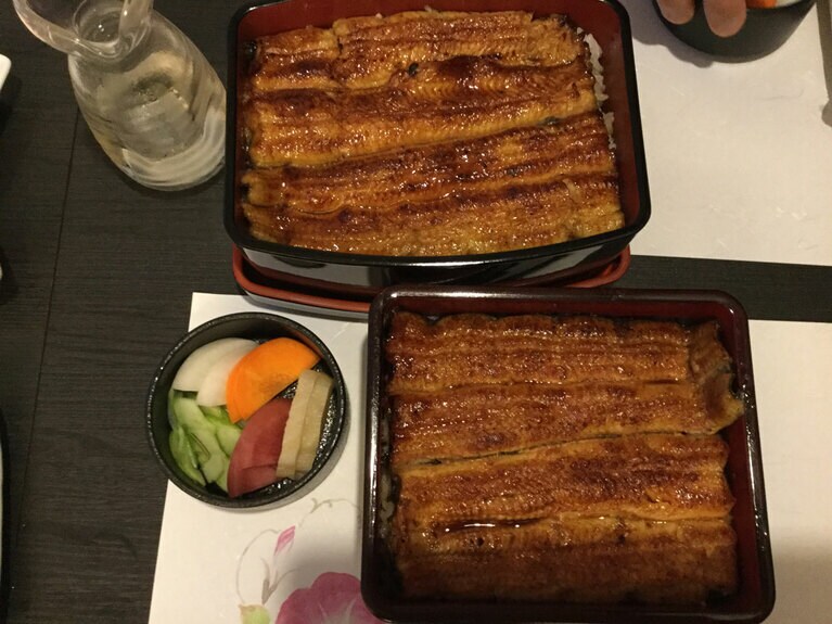 ウナギでお祝い。