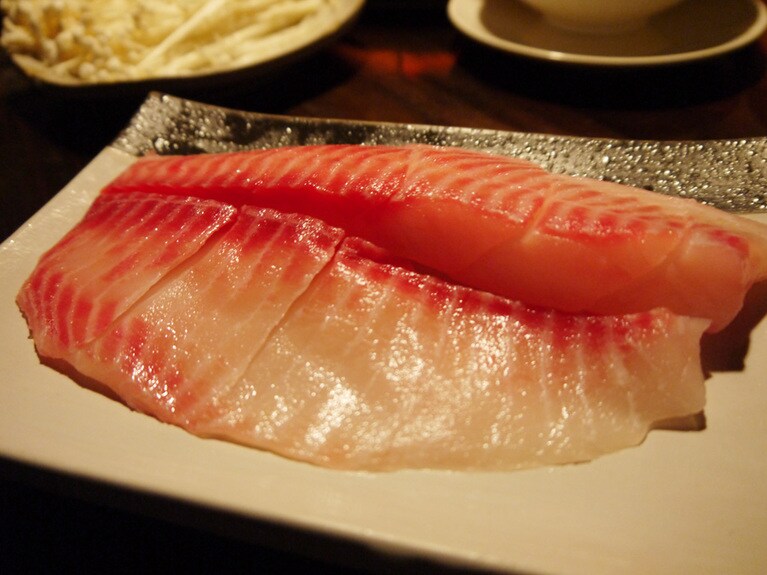 年菜のひとつ、魚。どんな食べ方でもOKなので、切り身でも◎。あえて少し残すことで翌年が豊かな一年になるとされていますので、食べきらないように！