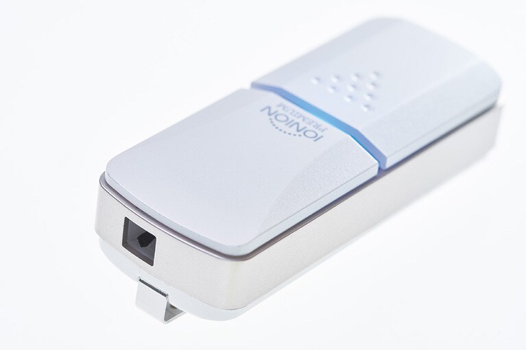 トラストレックス「イオニオンPREMIUM」23,980円(税込)。