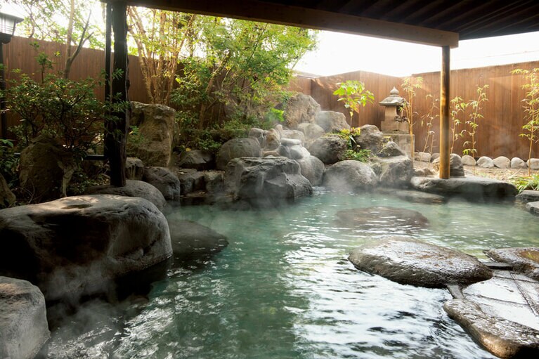 【由布院 いよとみ】