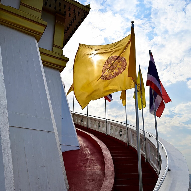 タイの国旗が見え始めたら、頂上まであと少し。