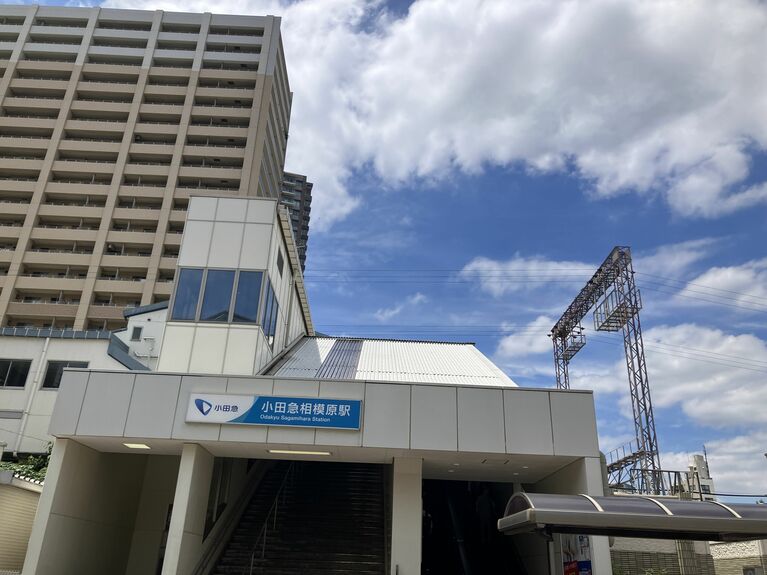 南口のロータリー側に降りる