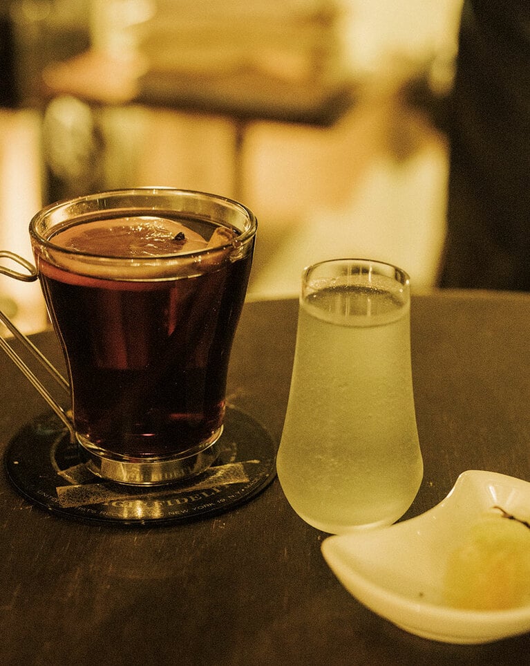 アルコール 800円～(すべて税込)。