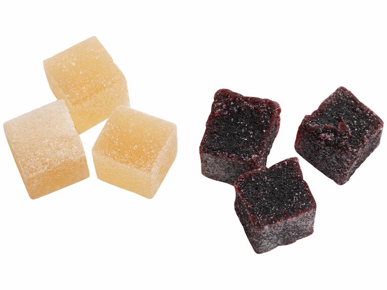 パートドフリュイ　左：紅玉 16粒入り 648円、右：ぶどうカシス 16粒入り 702円。