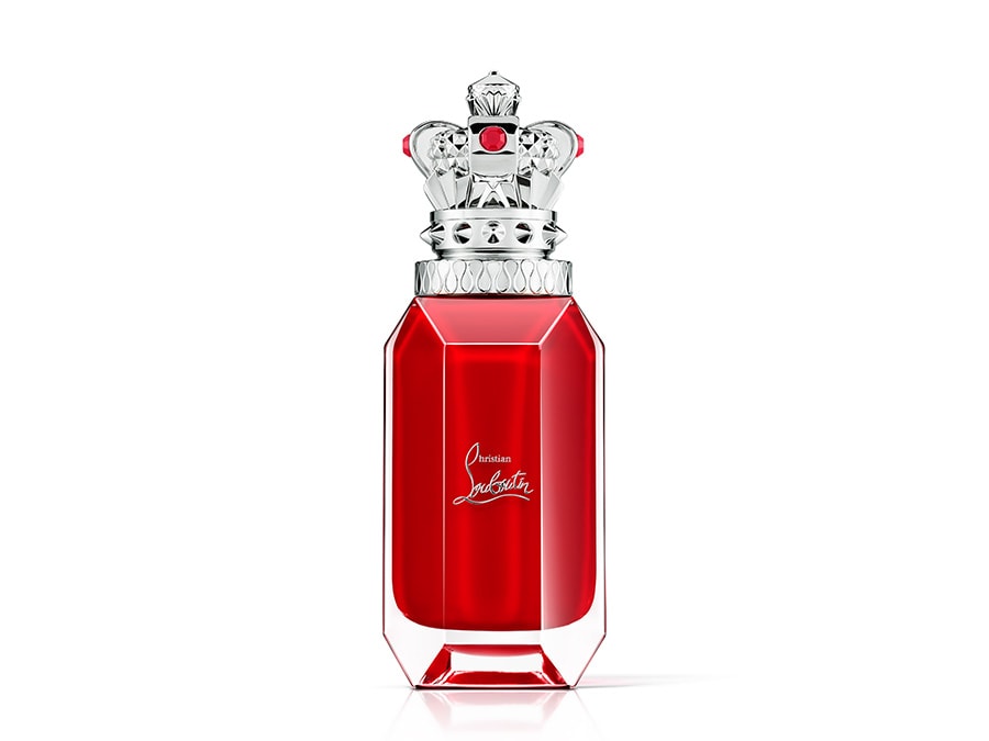 貴族の気高さをイメージしたウッディでオリエンタルな香りの「ルビクラウン」。ボトル上部の輝く王冠が、使う度自信をもたらしてくれる。90ml 36,300円／クリスチャン ルブタン