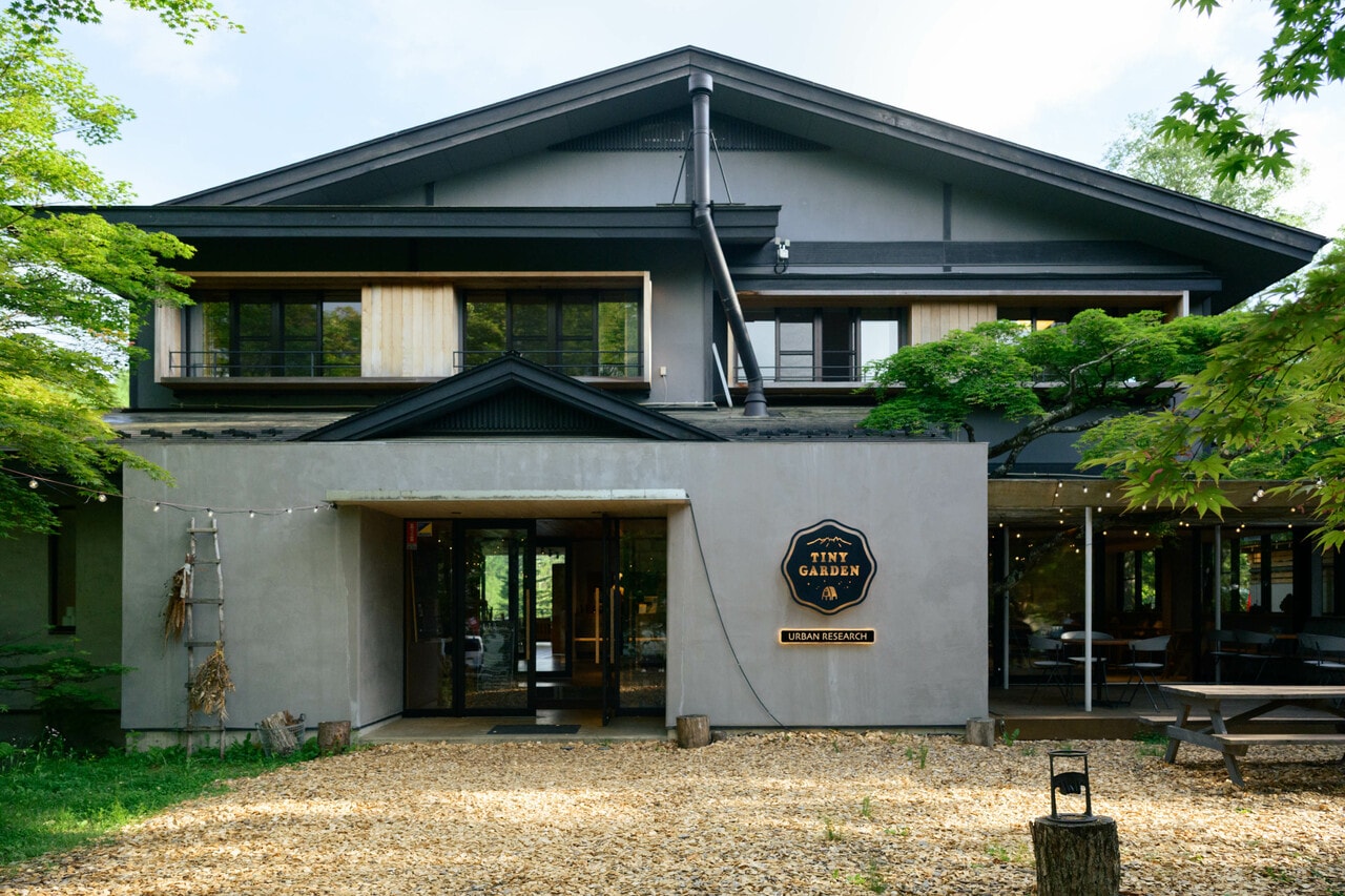 連日参加したい人向けには、TINY GARDEN 蓼科のラウンジ、キャビン、キャンプの宿泊とセットになったチケットも販売された。