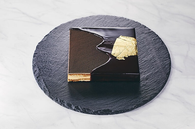 「パティスリー ガルガンチュワ」の「オペラ」（ホール）。