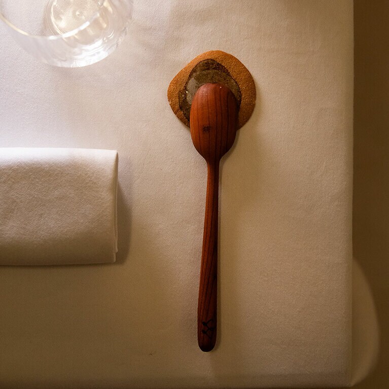 ナチュラルテイストのテーブルセッティング。