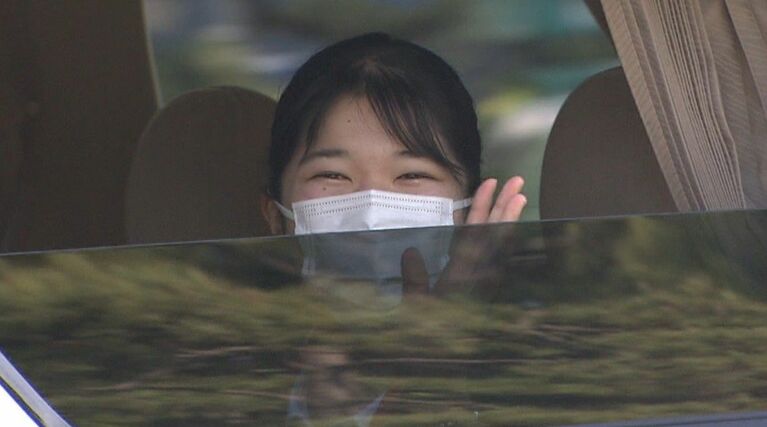 5月15日、全国赤十字大会に職員として参加された愛子さま（FNNプライムオンライン）