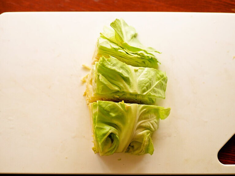 さらに3等分に切ります。ざっくりで構いません。