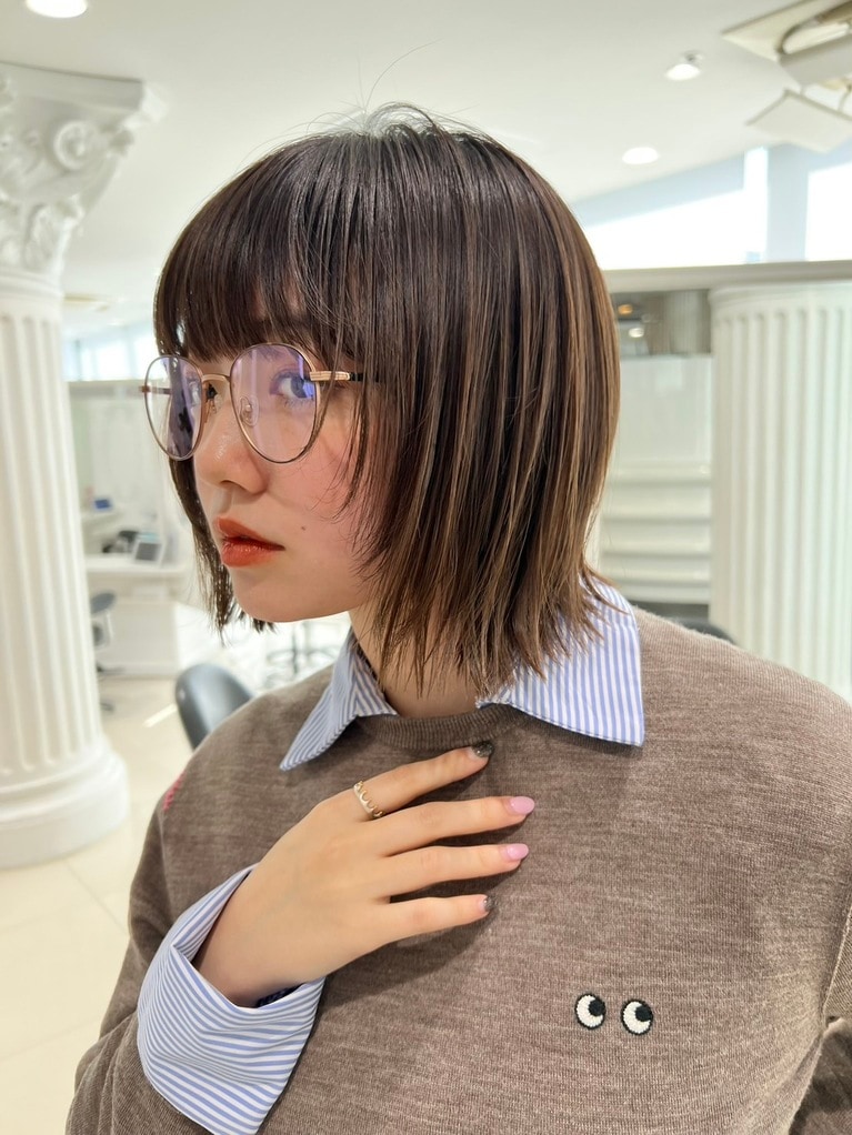 コンパクトにまとまるレイヤーボブ。