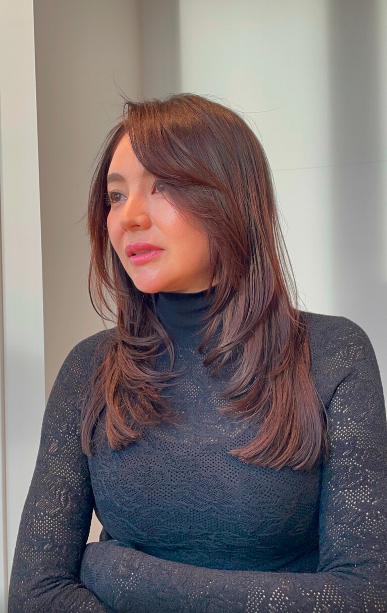 華やかさがアップする大人のロングレイヤー。