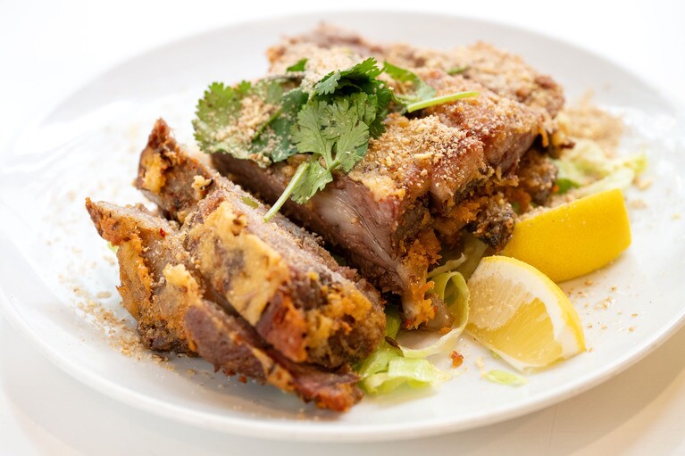 カツなのにトロトロの羊肉は衝撃的なおいしさ……。