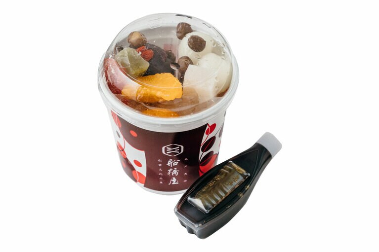 白玉あんみつ 540円(税込)／船橋屋