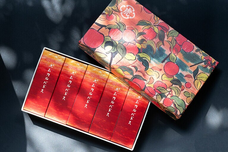 「小形羊羹 ポムカルバドス 5本入」。