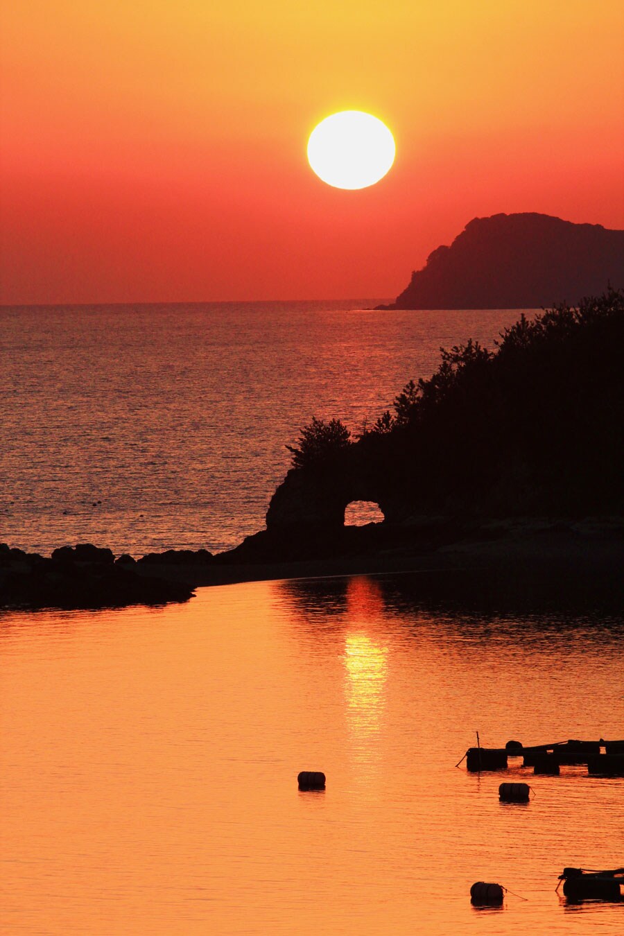 夕日岬 はなぐり岩。