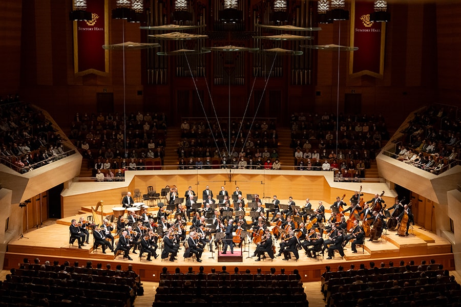 後半のブラームスでは、奏者の人数も増え、厚みのある音を響かせた。Koji Iida＠Suntory Hall