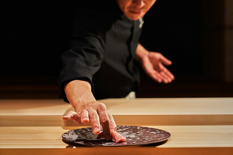 その日の最上が並ぶ、鮨「藍寿」。