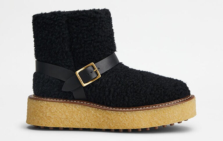 ブーツ H4cm 全3色 各119,900円／トッズ・ジャパン