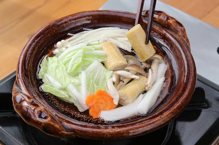 乾燥湯葉を加える。