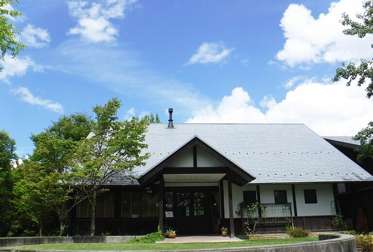 ぶどう畑に囲まれたレストラン＆カフェ。