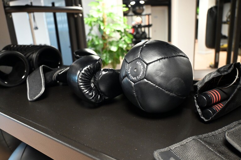 24時間利用できるフィットネスセンター。